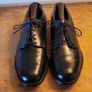 Vintage 1965 J.F. McElwain sz 8.5